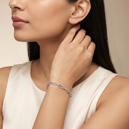 Kriti Sanon Silver Toned Paperclip Link Bracelet