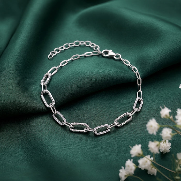 Kriti Sanon Silver Toned Paperclip Link Bracelet