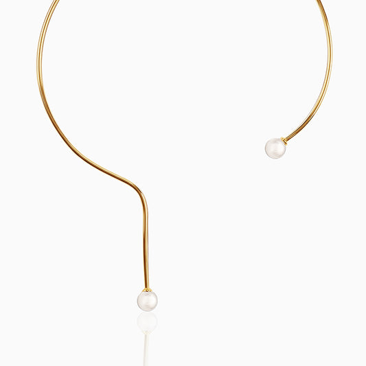 "

Golden Gwyneth Pearl Hasli Necklace"