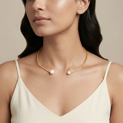 Golden Phoebe Pearl Hasli Necklace