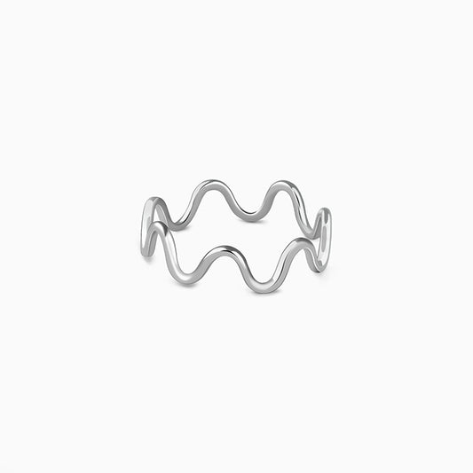 Kriti Sanon Silver Classic Wave Ring