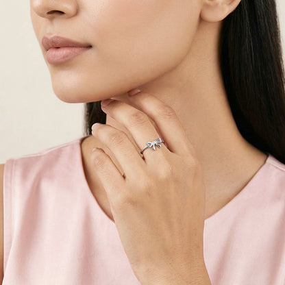 Silver Ribbon Glow Ring (Size 12)