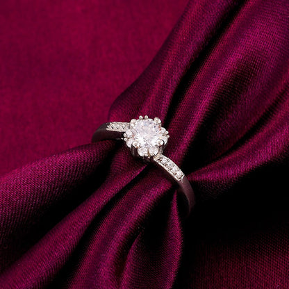 Kriti Sanon Silver Zircon Twist Ring