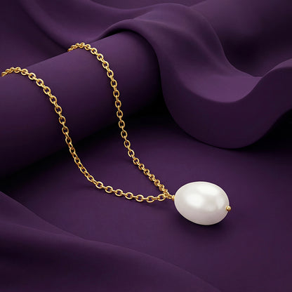 Golden Zooey Pearl Necklace