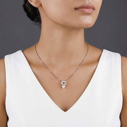 Silver Lizzie Pearl Necklace
