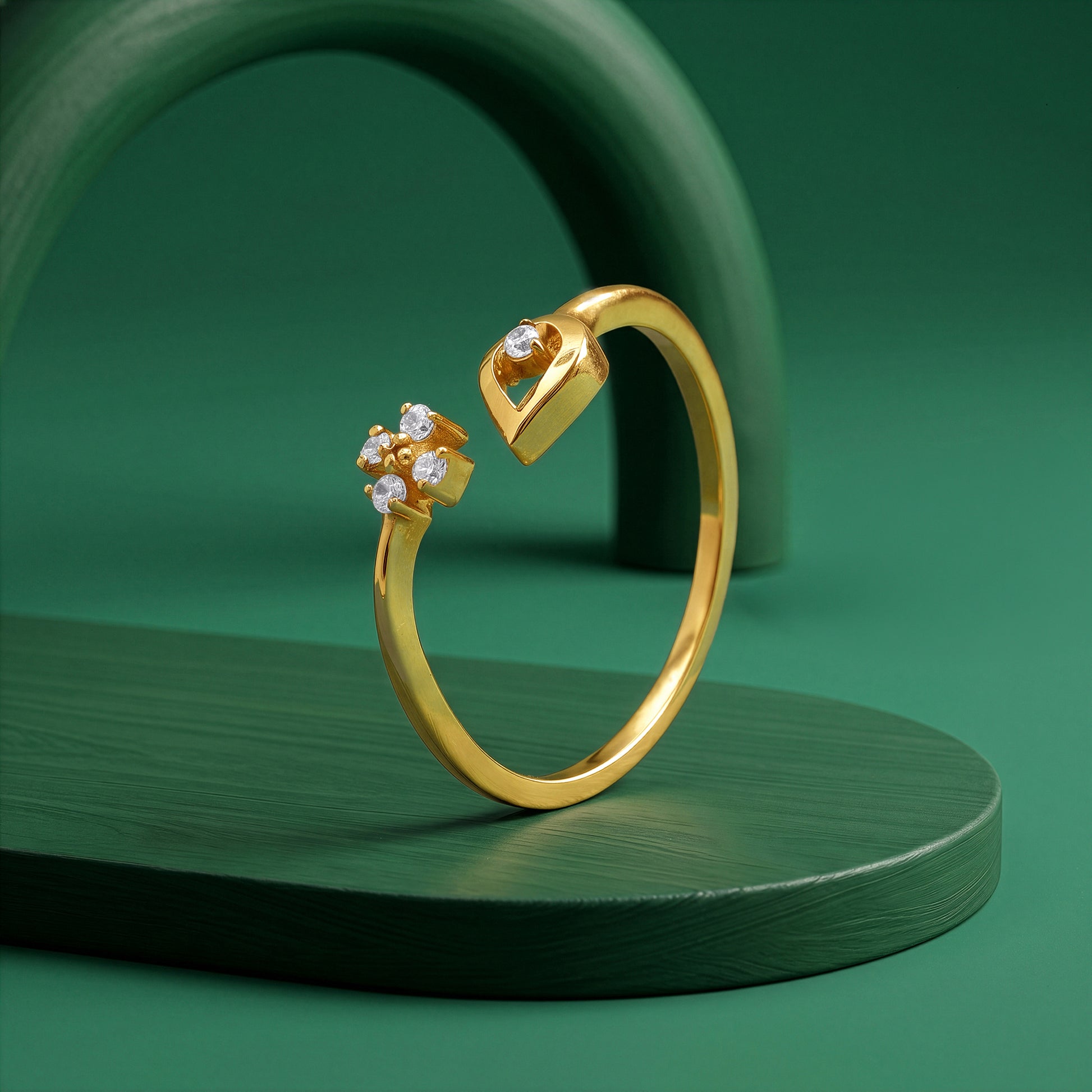 Golden Nova Twist Ring (Size 12)