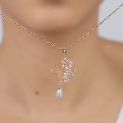 Rose Gold Vega Diamond Pendant
