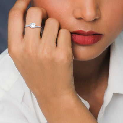 Kriti Sanon Silver Zircon Twist Ring